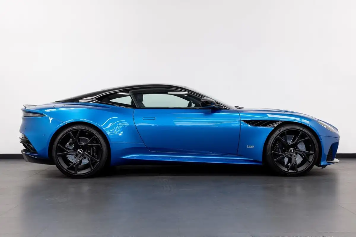 2019-aston-martin-dbs-52-v12-superleggera-big-6