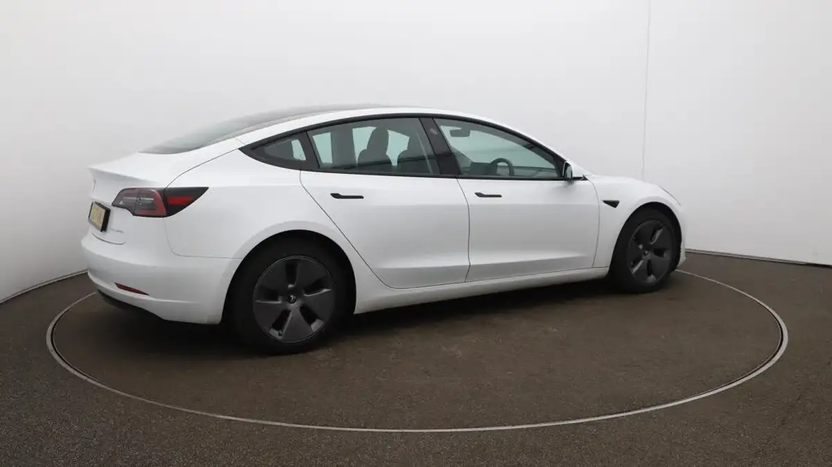 2021-tesla-model-3-e-long-range-awd-big-51