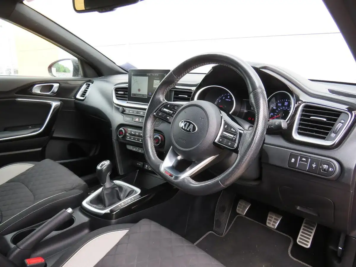 2019-kia-ceed-10-t-gdi-gt-line-big-12