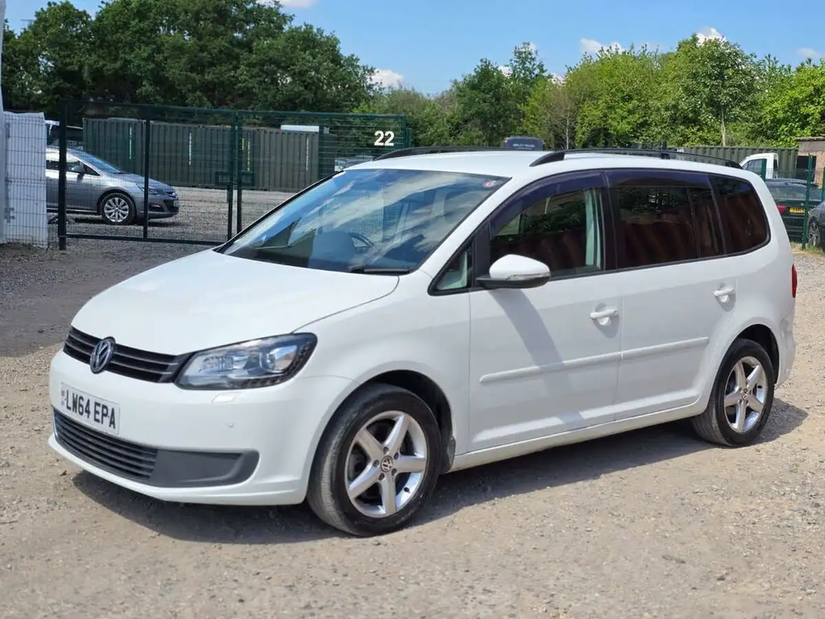 2014-volkswagen-touran-big-7