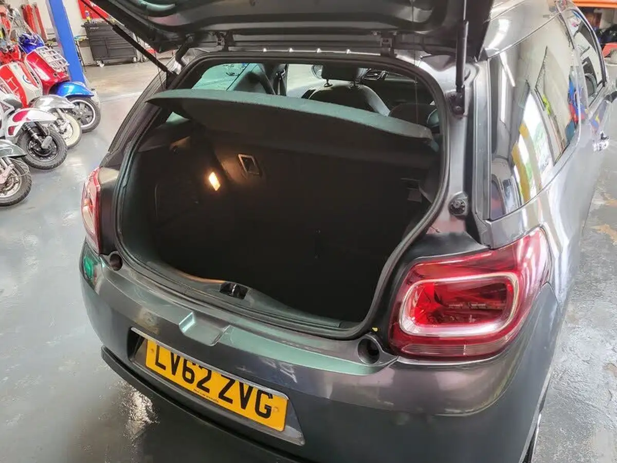 2013-citroen-ds3-16-dstyle-big-21