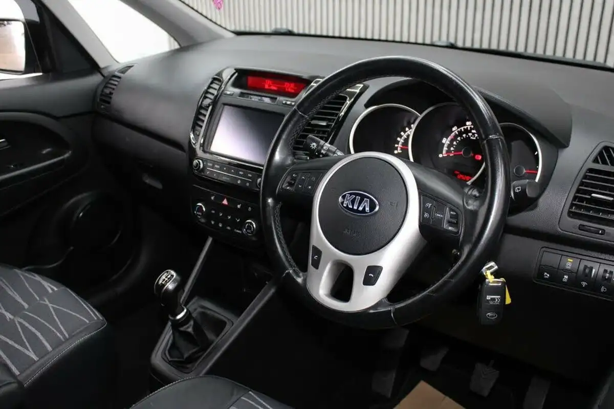 2016-kia-venga-16-3-isg-big-9