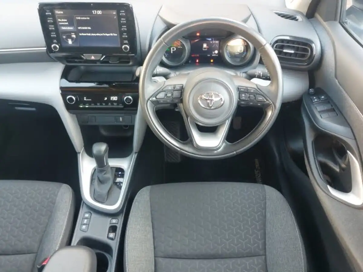 2022-toyota-yaris-cross-15-vvt-i-icon-big-6