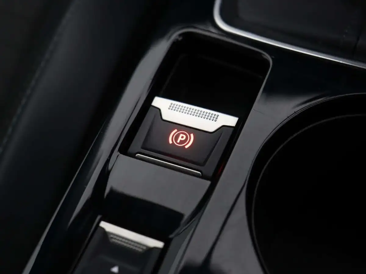 2022-peugeot-2008-suv-12-puretech-allure-premium-100bhp-big-30