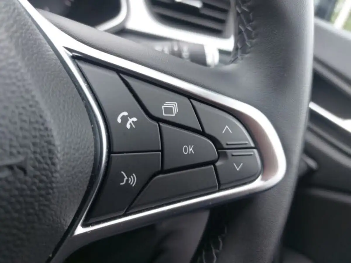 2020-renault-captur-10-tce-iconic-100bhp-big-12