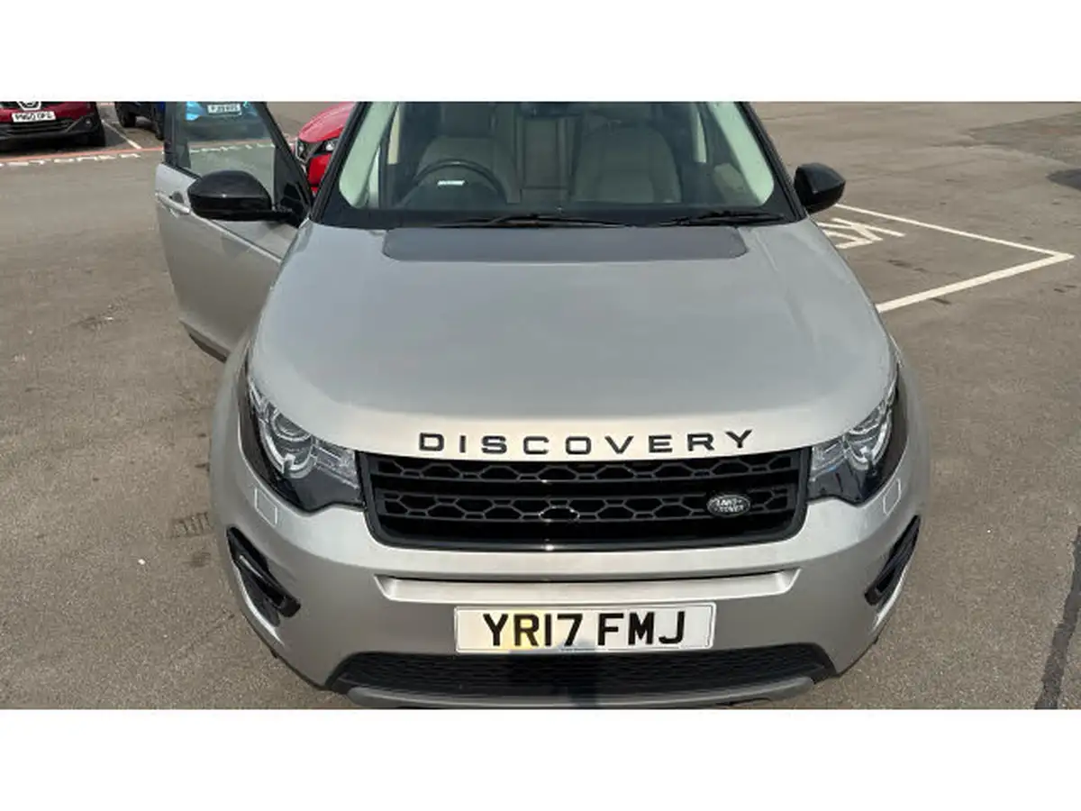 2017-land-rover-discovery-sport-20td4-hse-black-180ps-station-wagon-big-7