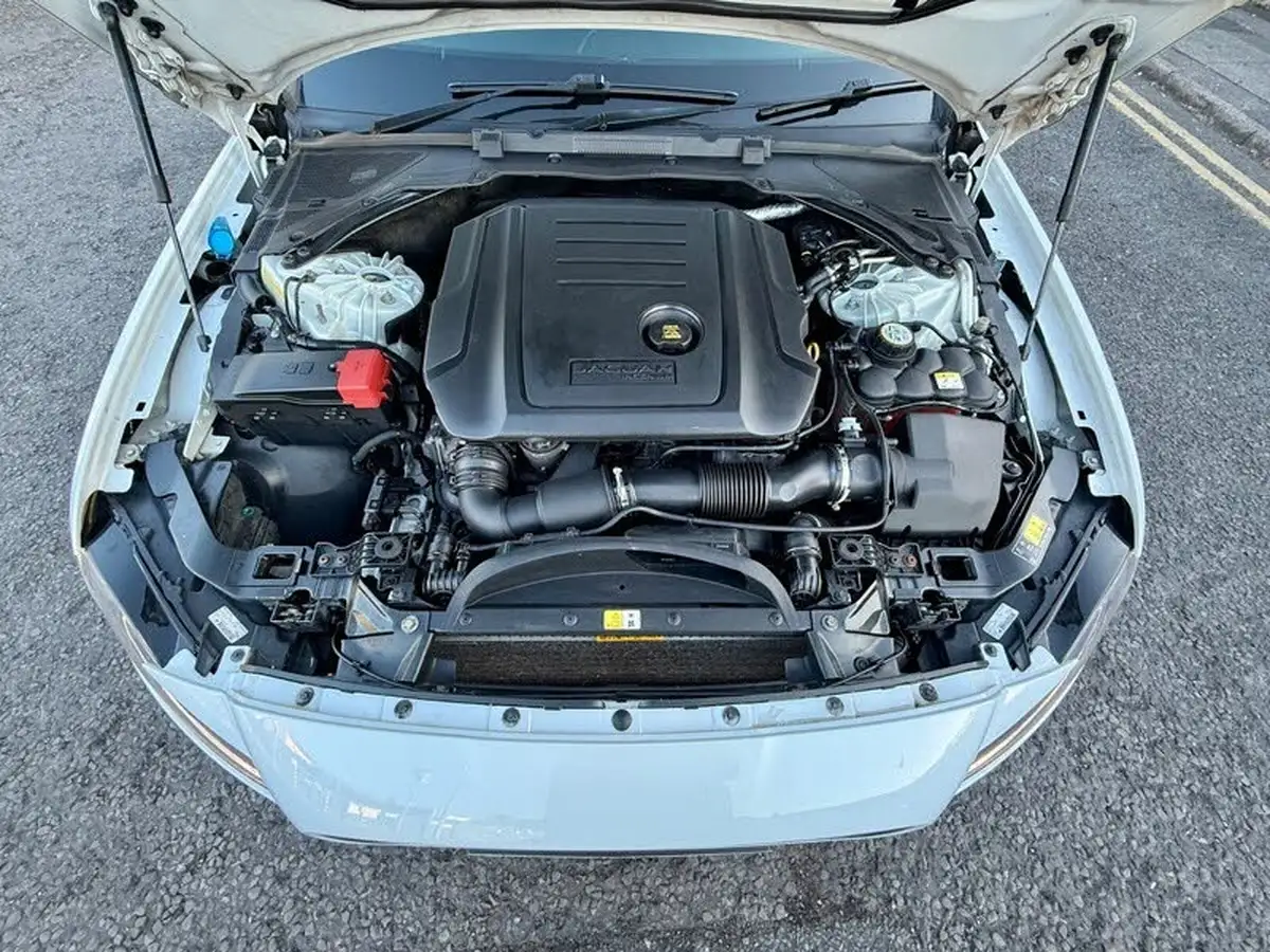2016-jaguar-xf-20td-r-sport-180ps-auto-big-22