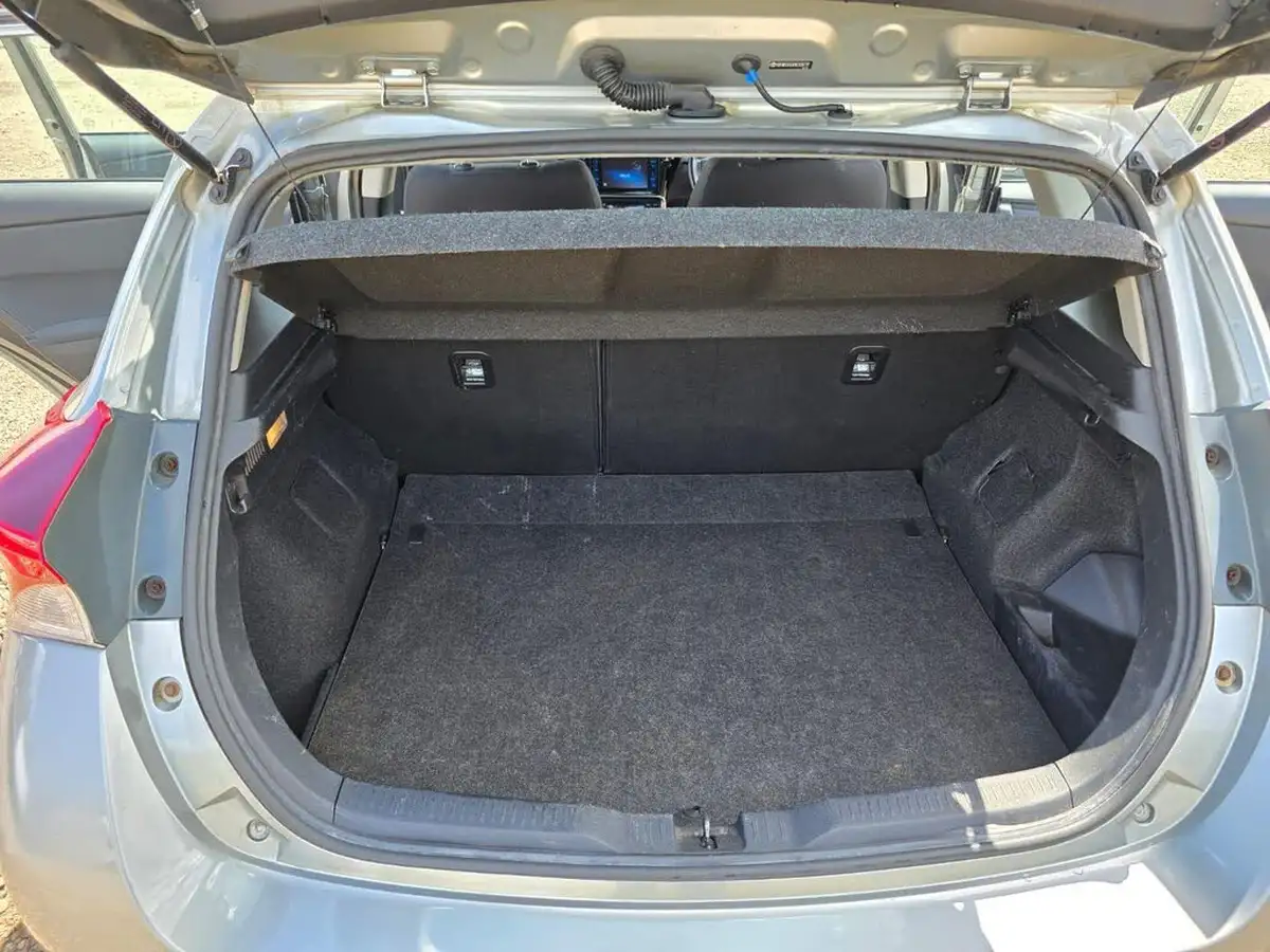 2016-toyota-auris-18-vvt-i-hsd-icon-hatchback-big-40