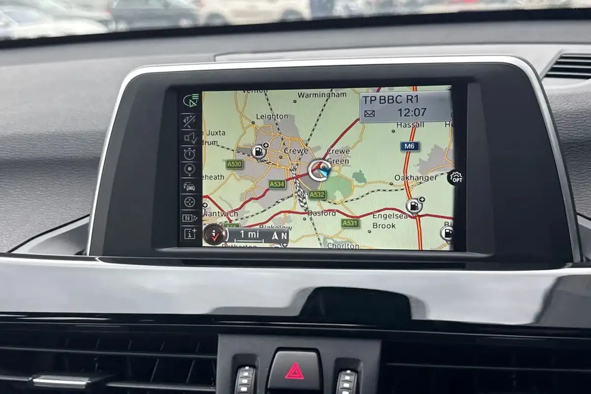 2017-bmw-x1-20-xdrive20i-xline-big-16
