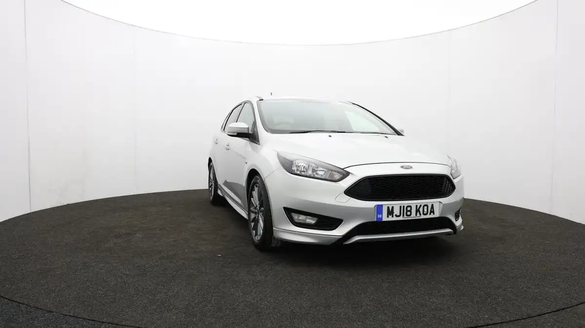 2018-ford-focus-10t-st-line-140ps-hatchback-big-53