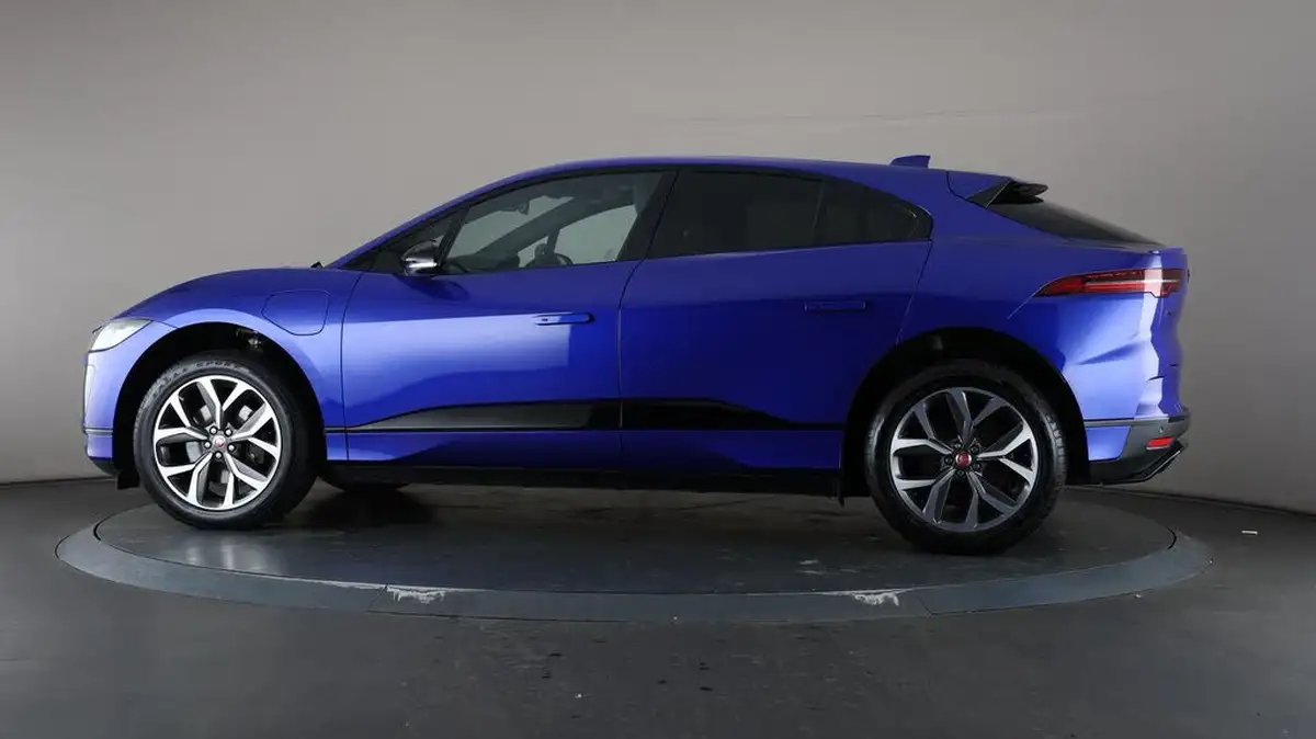 2022-jaguar-i-pace-ev400-hse-black-big-37
