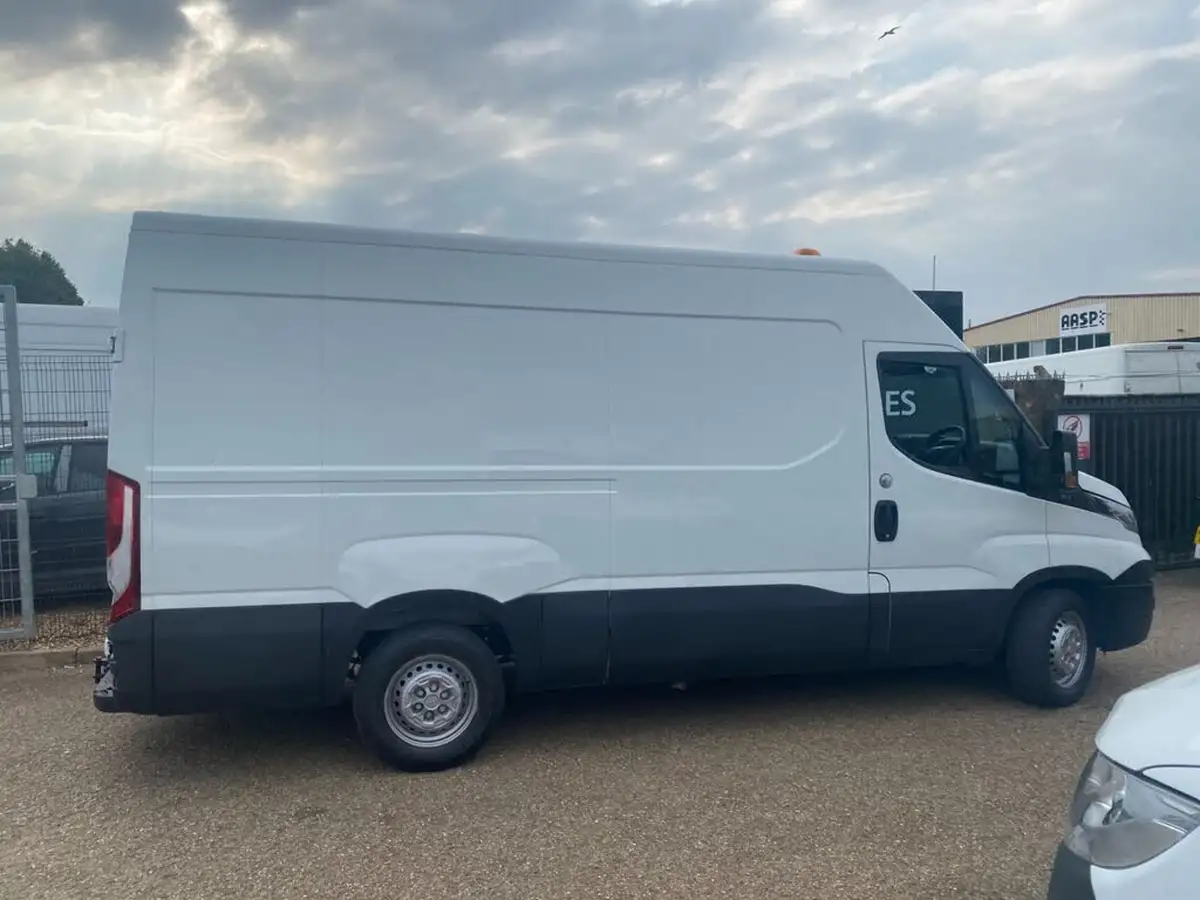 2019-iveco-daily-s-class-23td-35s12v-3520-h1-business-big-42