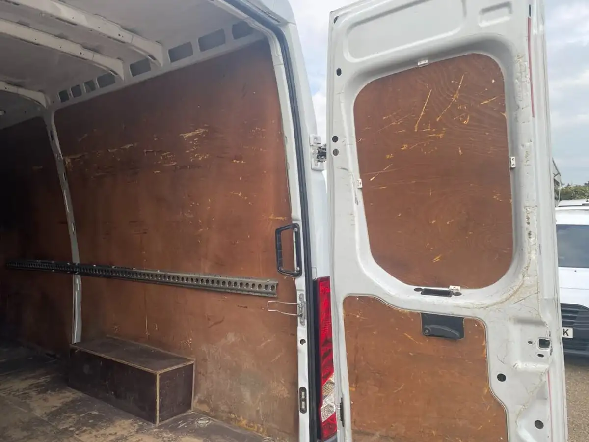 2019-iveco-daily-s-class-23td-35s12v-3520-h1-business-big-18