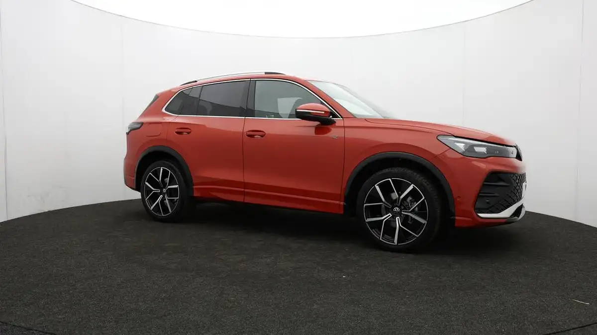 2024-volkswagen-tiguan-15-etsi-r-line-big-50