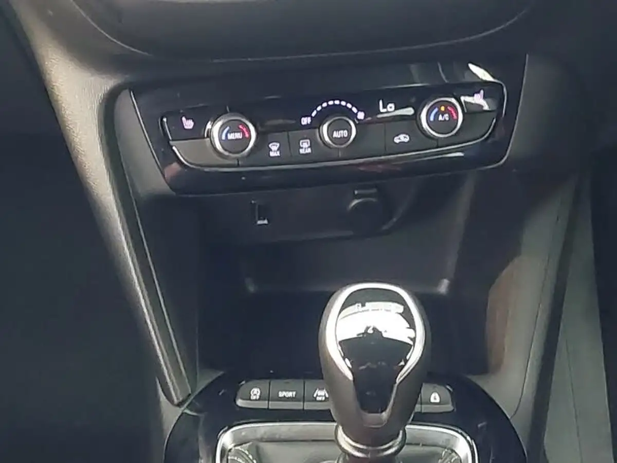 2022-vauxhall-corsa-12-turbo-sri-edition-100ps-big-10