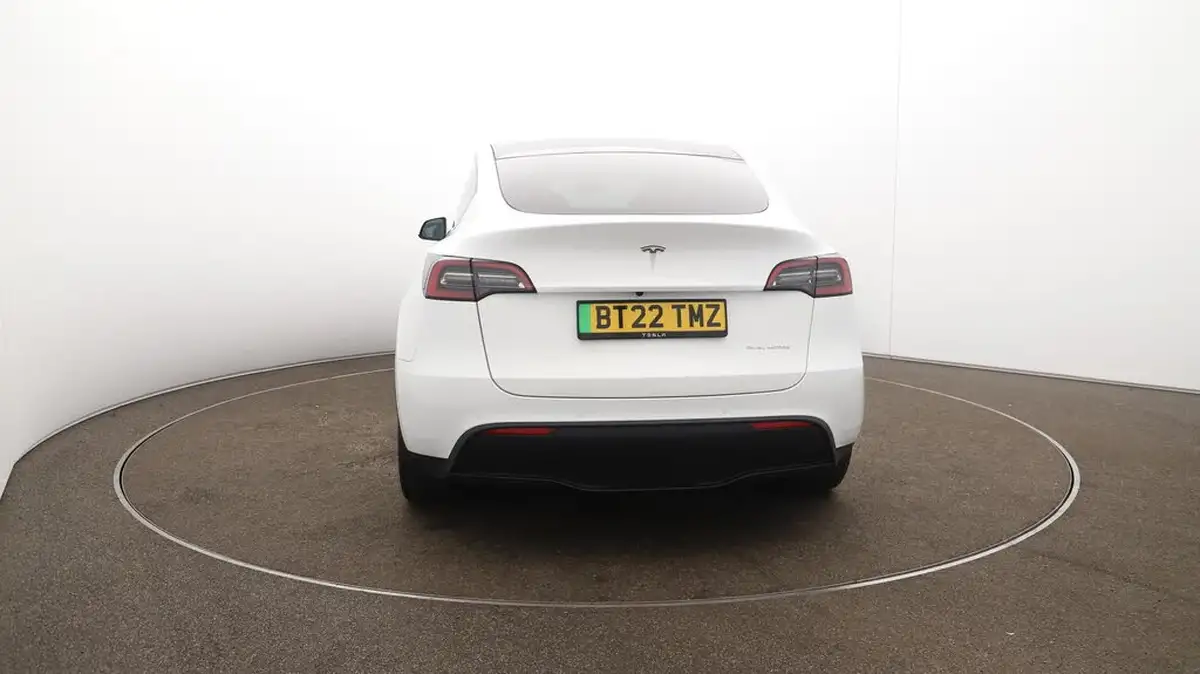 2022-tesla-model-y-e-long-range-big-61