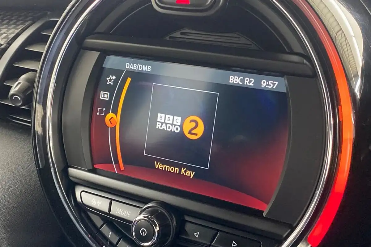 2019-mini-cooper-20-cooper-s-sport-189bhp-hatchback-5d-big-16
