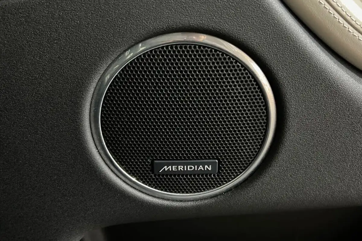 2021-land-rover-discovery-sport-15-p300e-r-dynamic-hse-big-22