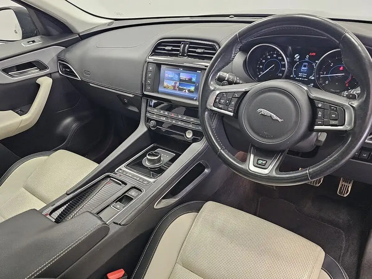 2017-jaguar-f-pace-20-i4d-r-sport-180ps-awd-auto-big-27
