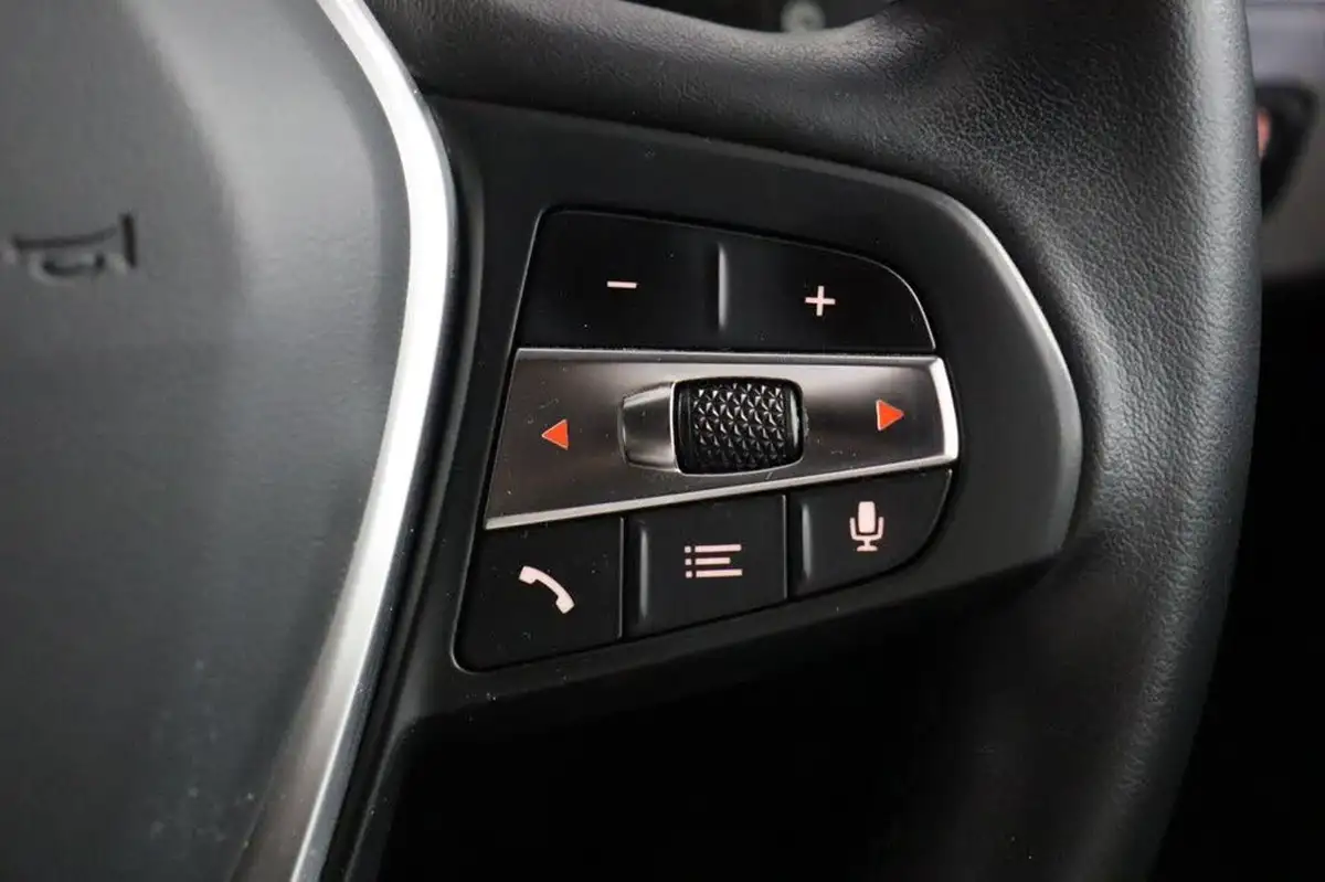 2021-bmw-1-series-20td-118d-se-lcp-big-24