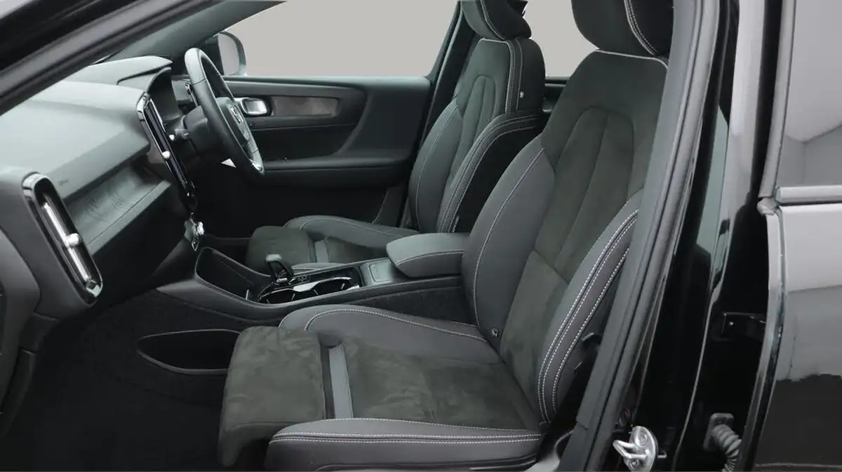 2022-volvo-c40-e-twin-recharge-pro-big-14