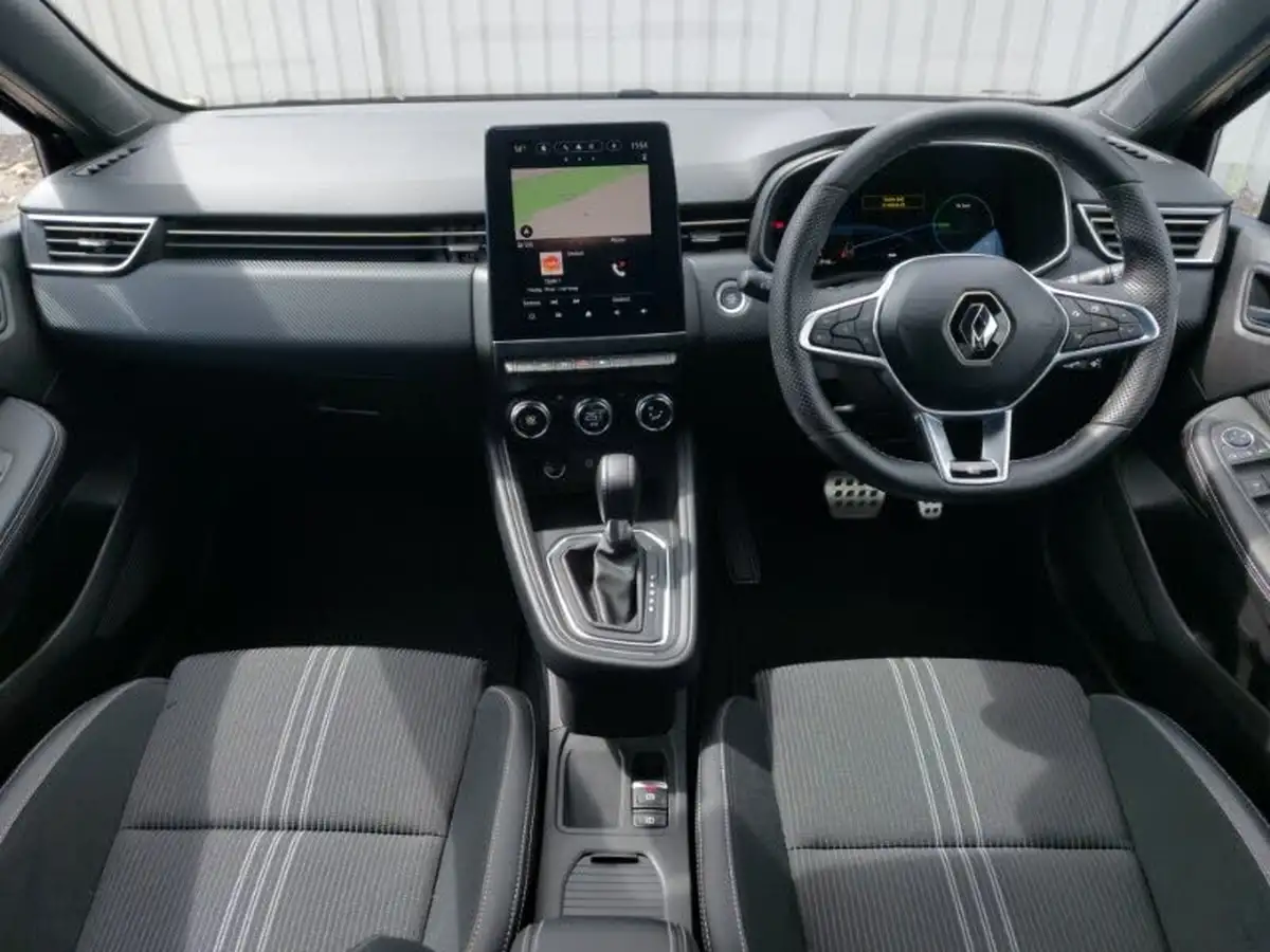 2023-renault-clio-16-engineered-big-2