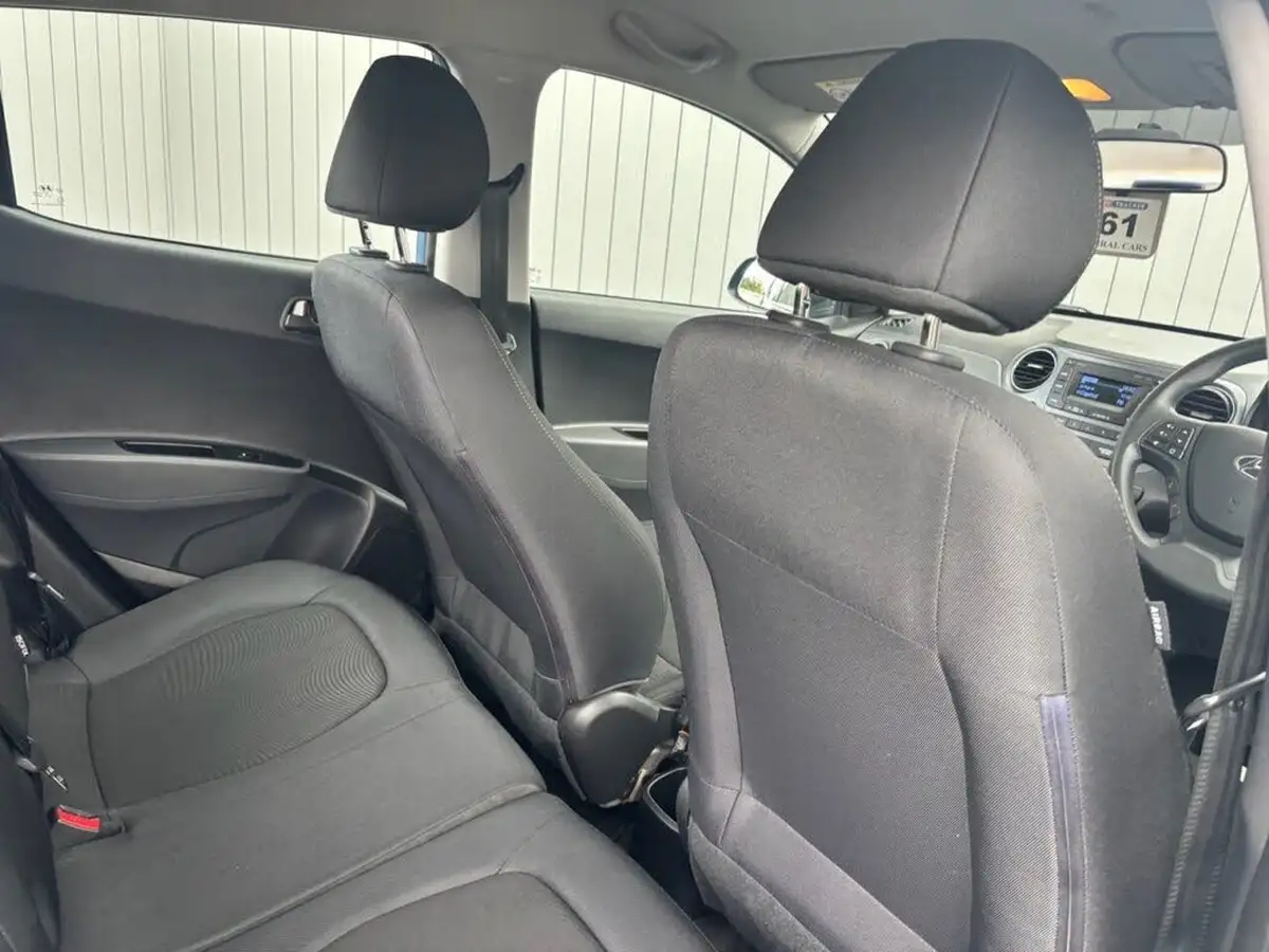 2017-hyundai-i10-10-se-big-21