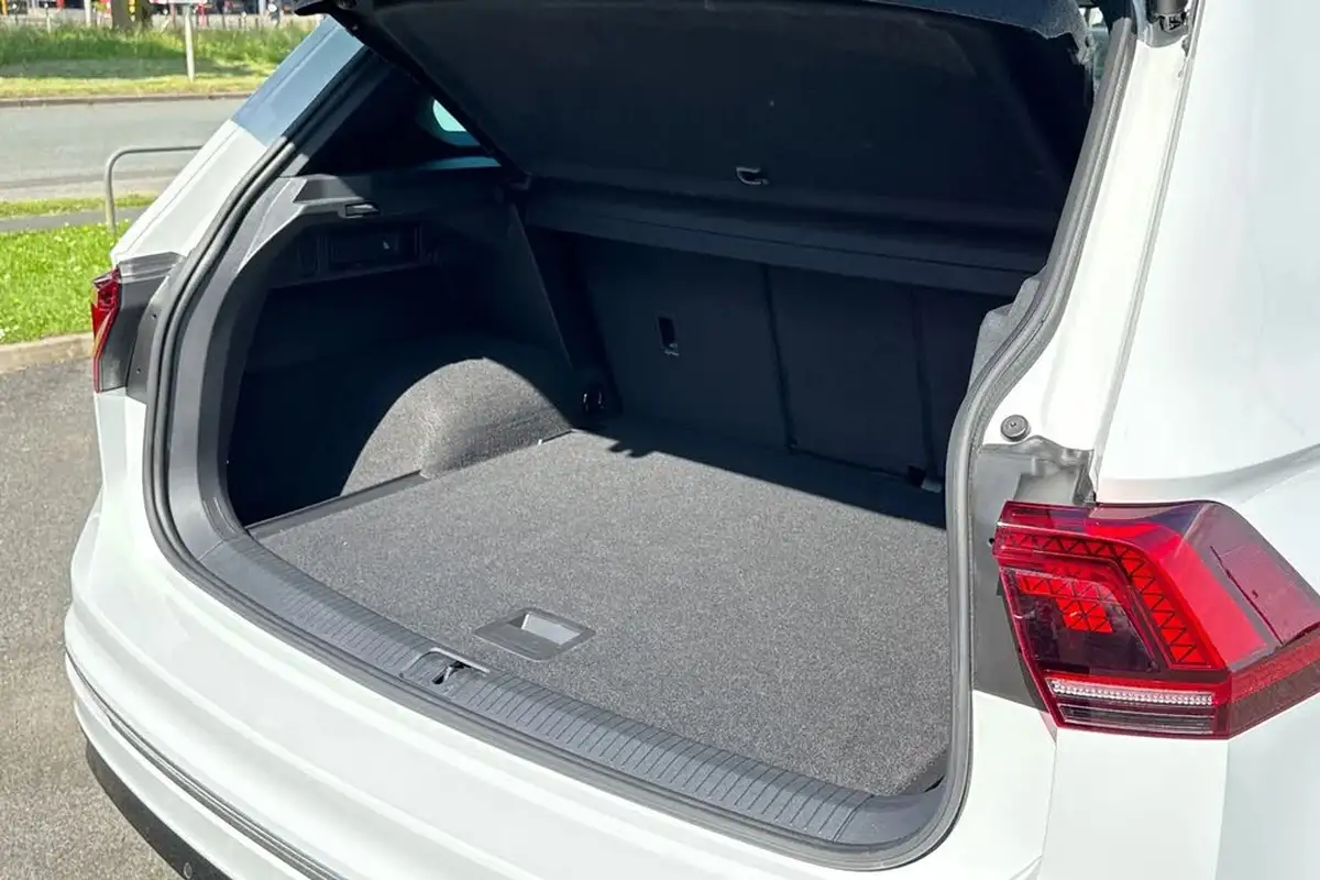 2020-volkswagen-tiguan-20tdi-r-line-tech-150ps-dsg-big-33