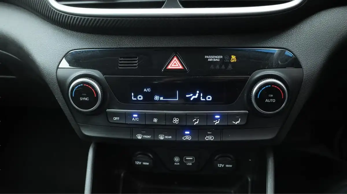 2019-hyundai-tucson-16-gdi-se-nav-big-12