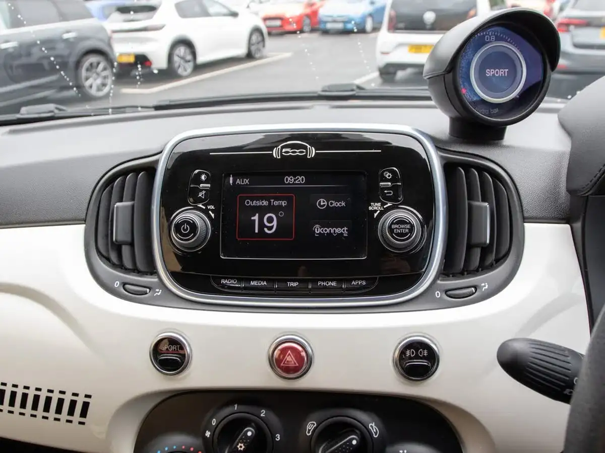2019-abarth-595-14-tjet-big-26