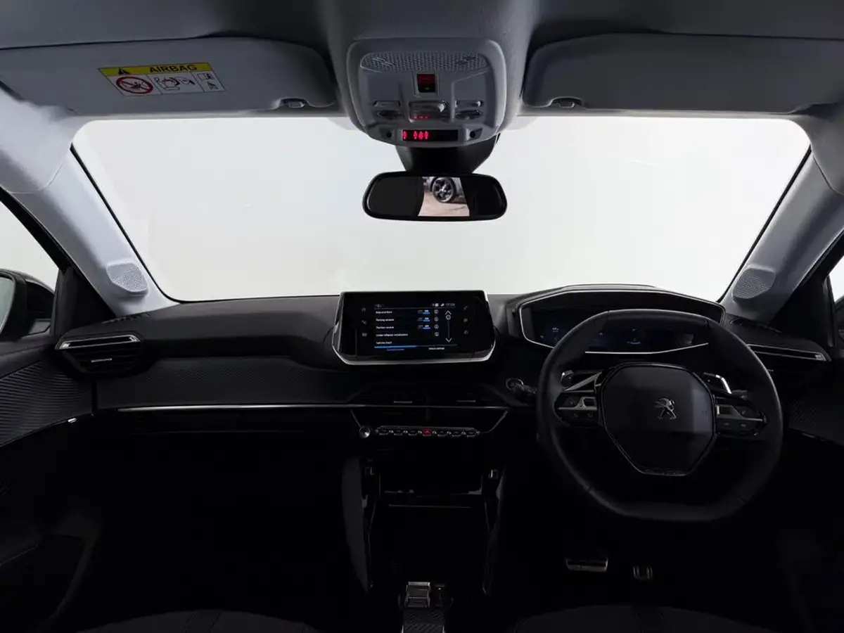 2023-peugeot-208-12-puretech-allure-premium-130ps-eat8-big-18