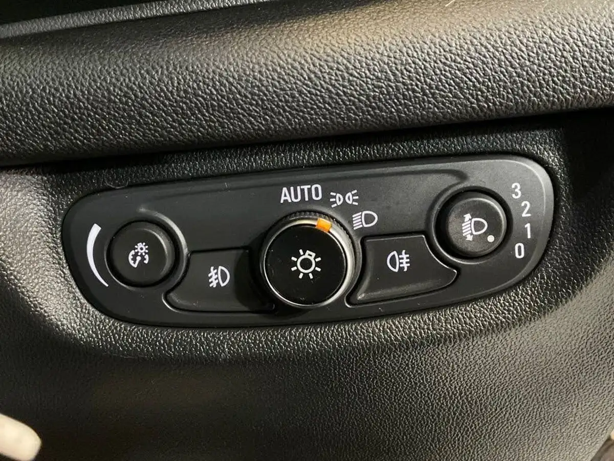 2021-vauxhall-insignia-grand-sport-15-turbo-d-se-nav-big-35