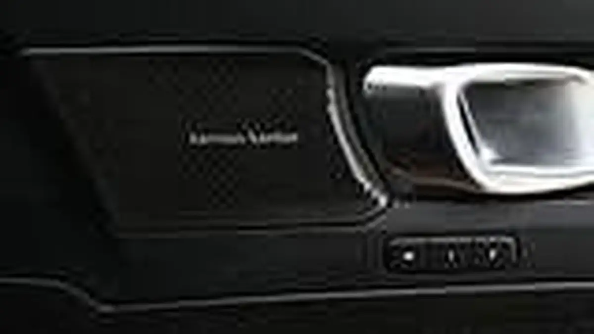 2024-volvo-ec40-e-ultra-big-51