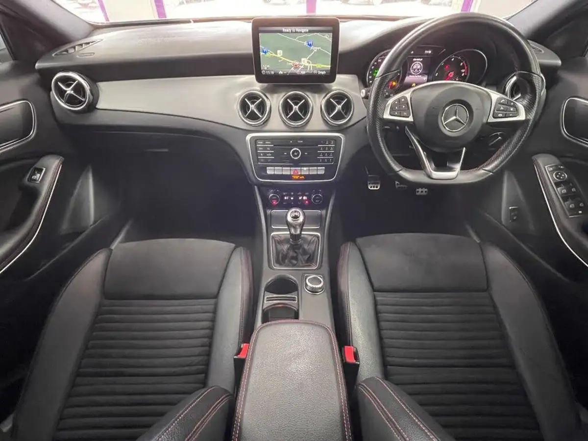 2018-mercedes-benz-gla-class-21d-gla-200d-amg-line-134bhp-ss-big-1