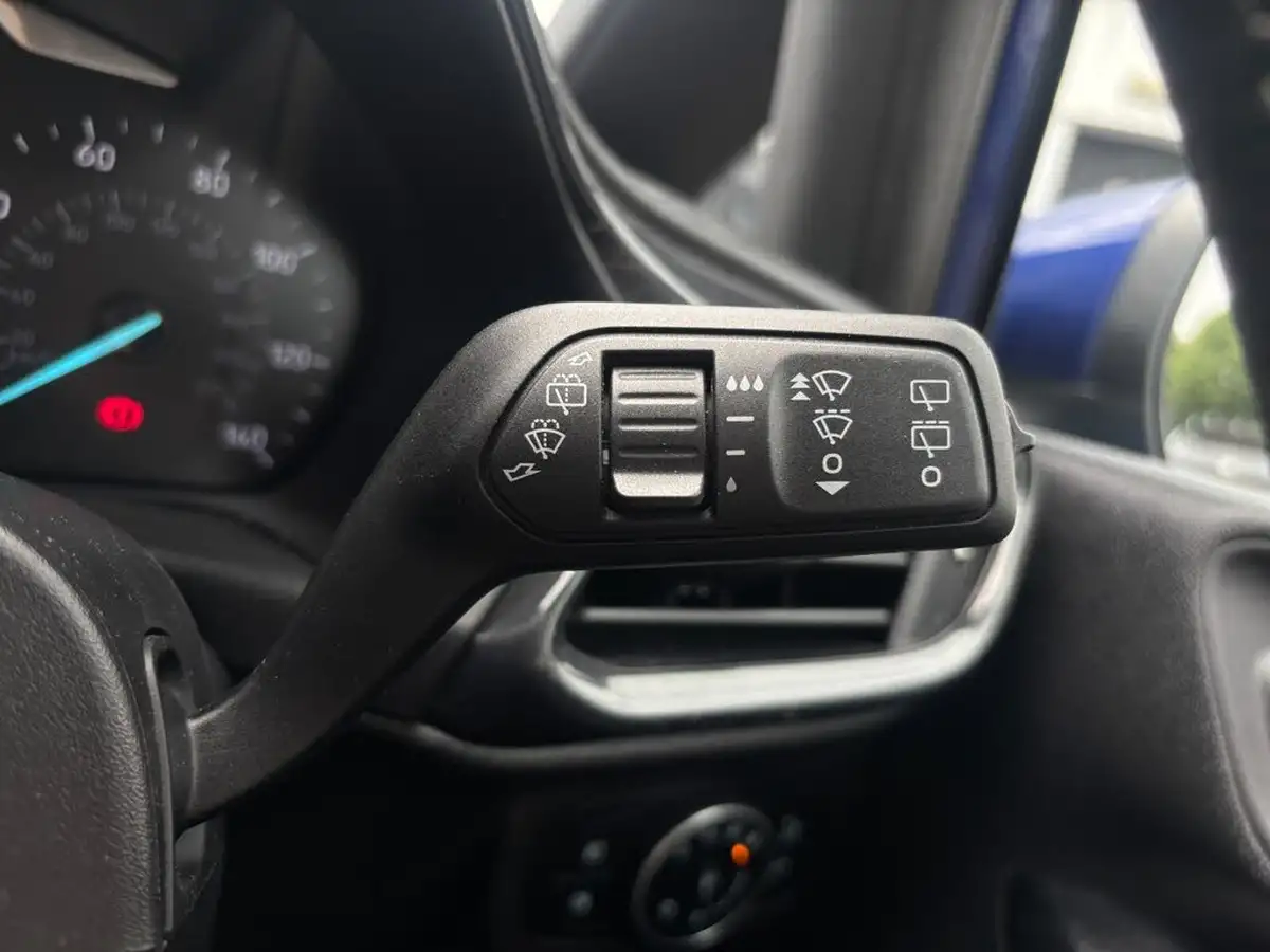 2018-ford-fiesta-10t-st-line-x-100ps-5d-big-15