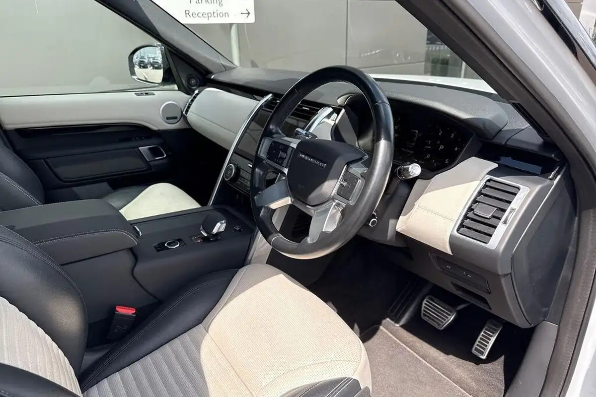 2021-land-rover-discovery-30-d250-r-dynamic-se-250ps-big-37