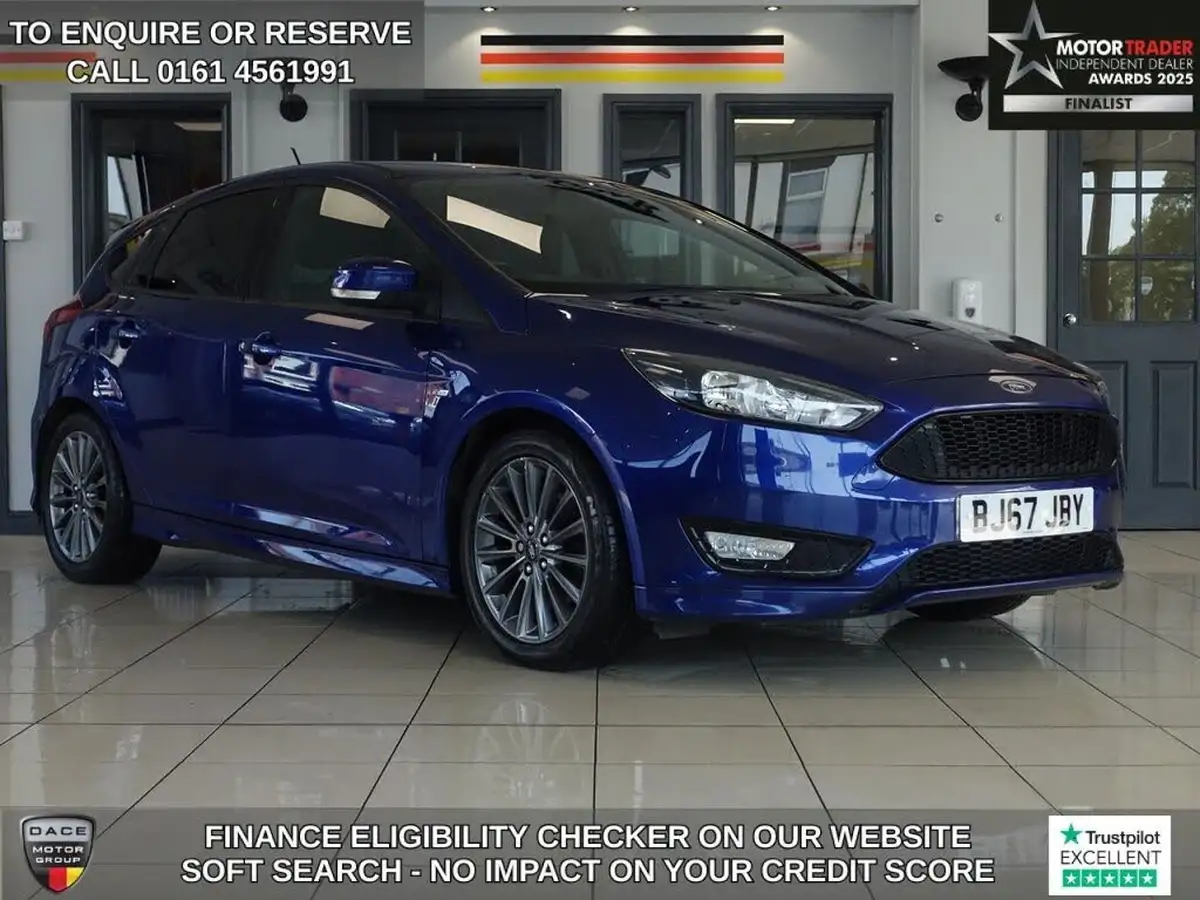 2017-ford-focus-15t-st-line-hatchback-big-0