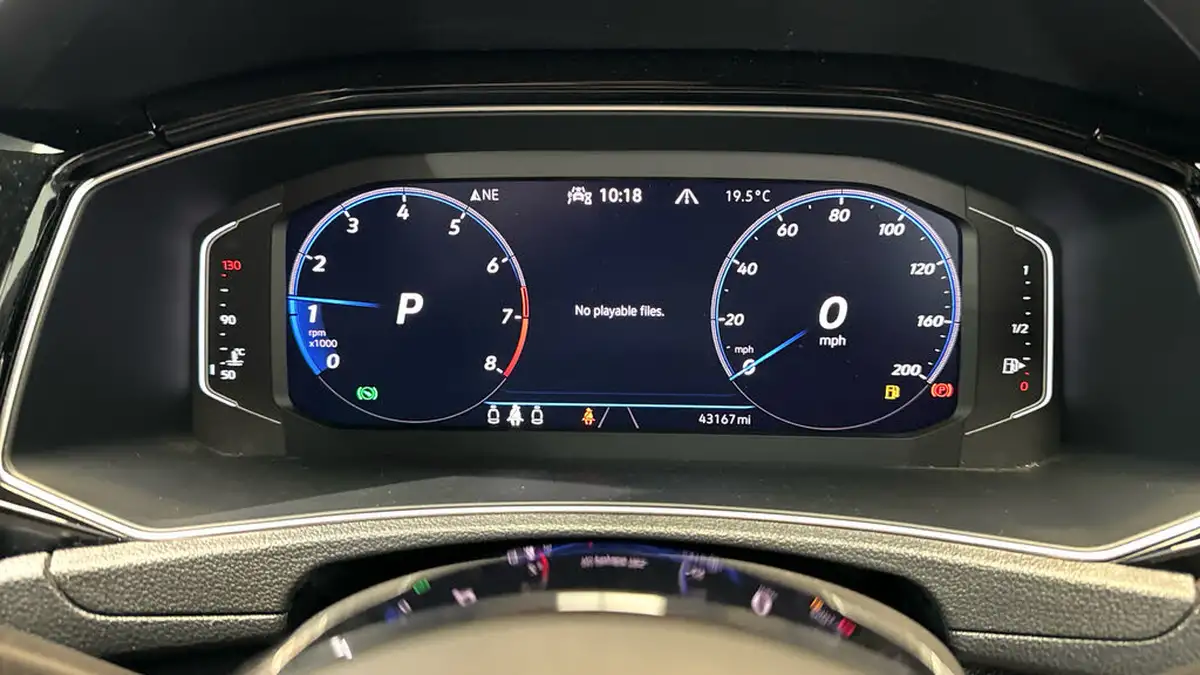 2021-volkswagen-t-roc-20-tsi-r-big-12