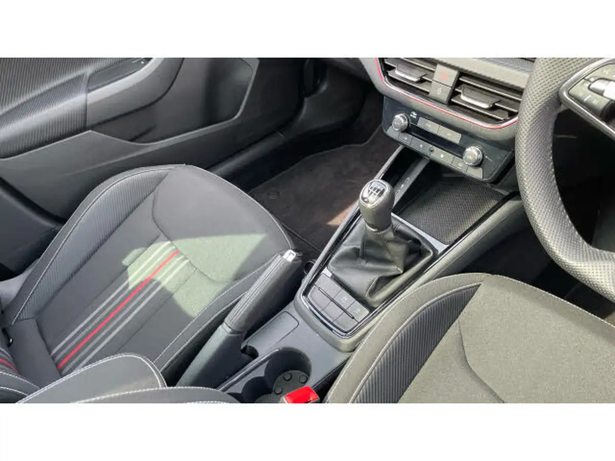 2024-skoda-kamiq-15-tsi-monte-carlo-big-13