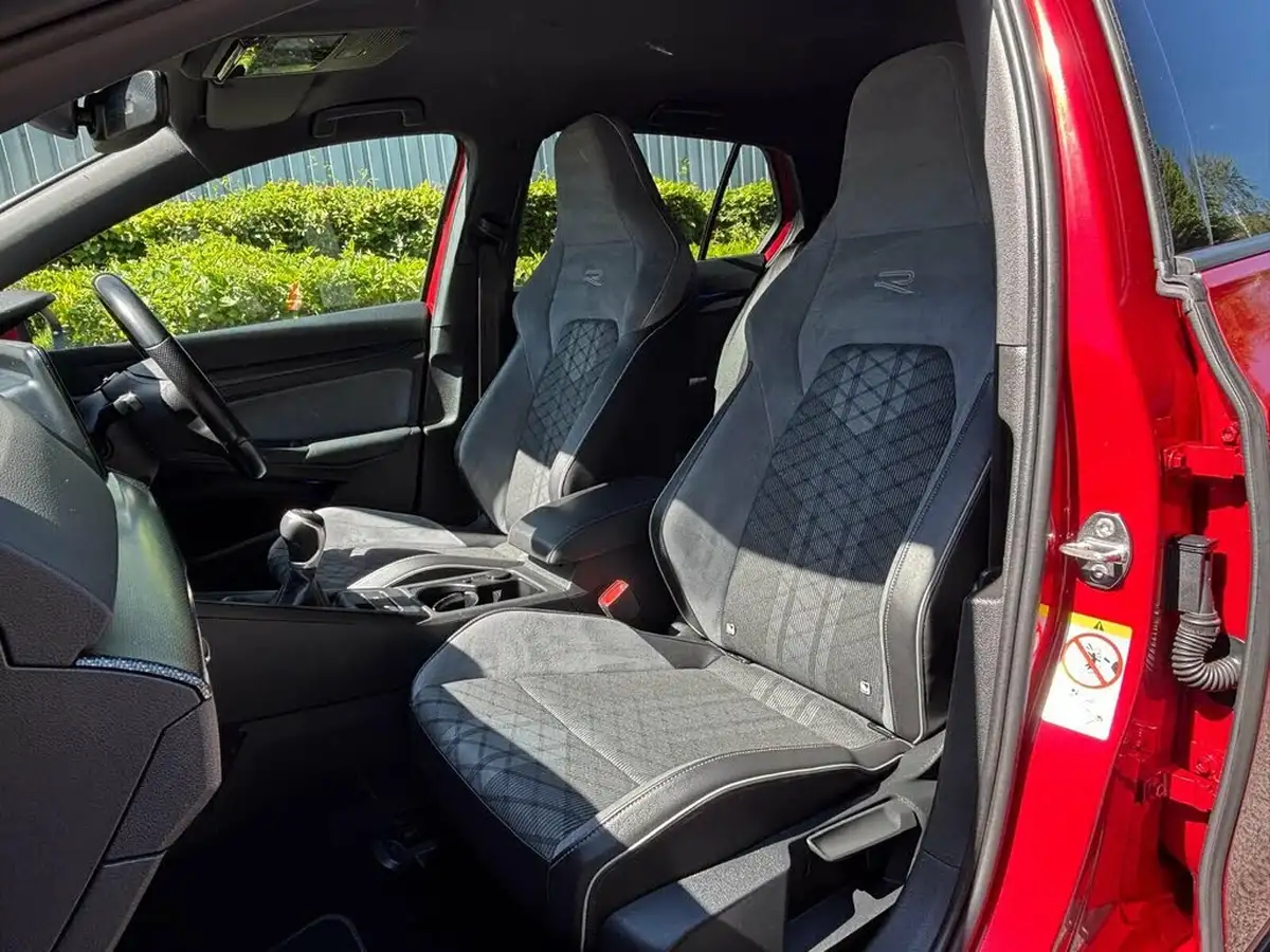 2021-volkswagen-golf-15-tsi-r-line-150ps-hatchback-big-15