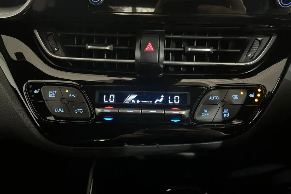 2021-toyota-c-hr-18-vvt-i-gr-sport-big-22