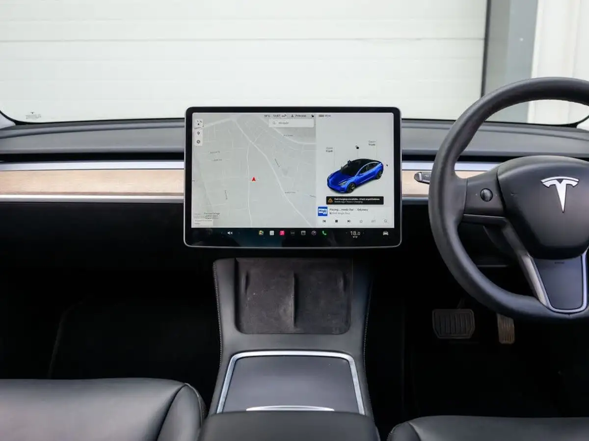 2021-tesla-model-3-e-standard-plus-big-13