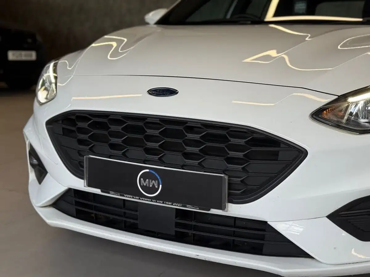 2019-ford-focus-15t-st-line-estate-big-13