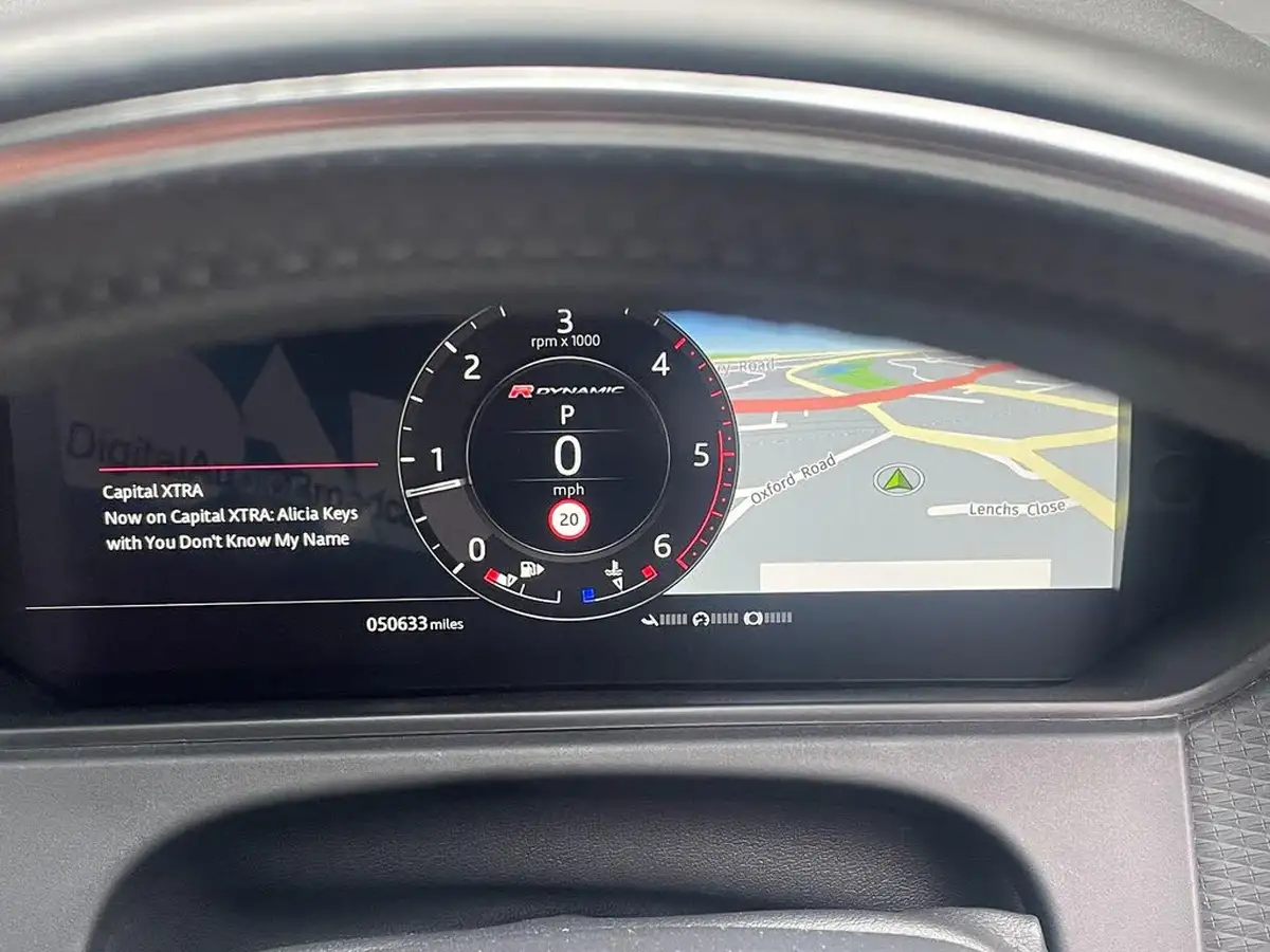 2019-land-rover-range-rover-velar-20-d240-r-dynamic-se-big-15