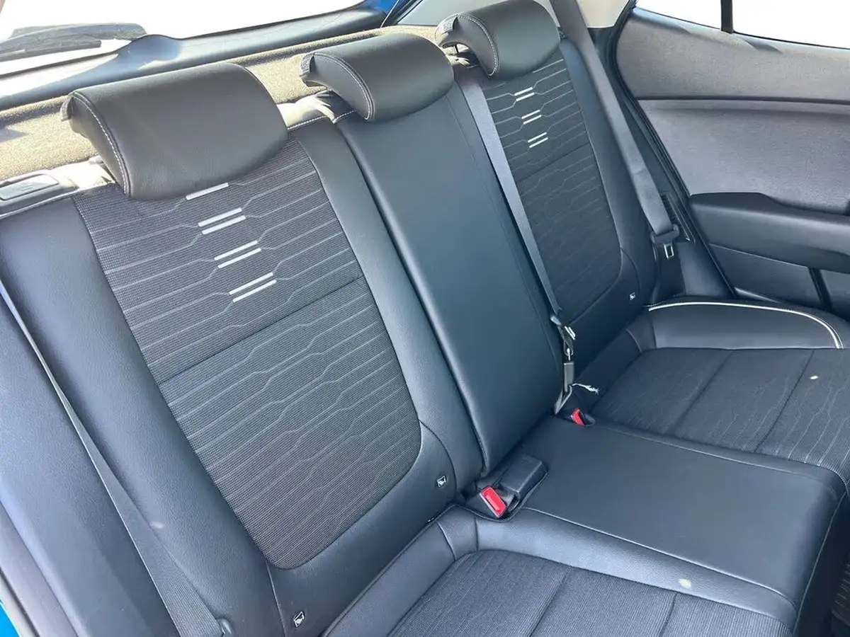 2023-kia-stonic-10-t-gdi-gt-line-s-118bhp-dct-big-25