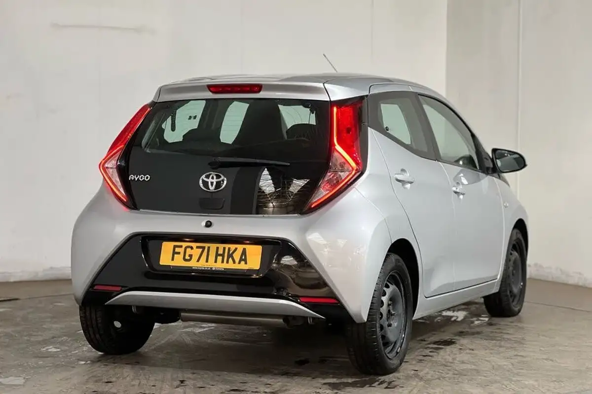 2021-toyota-aygo-10-vvt-i-x-play-tss-big-22