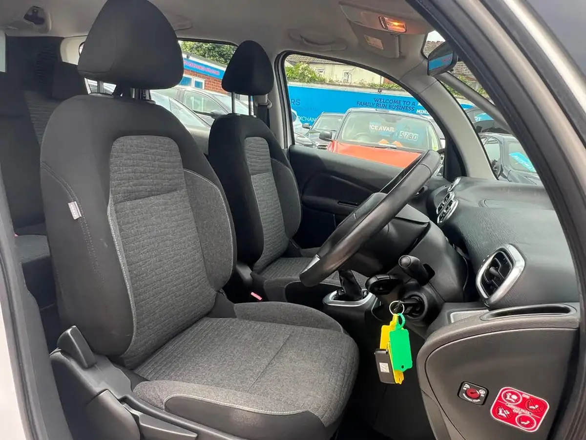 2016-citroen-c3-picasso-16bluehdi-edition-big-28