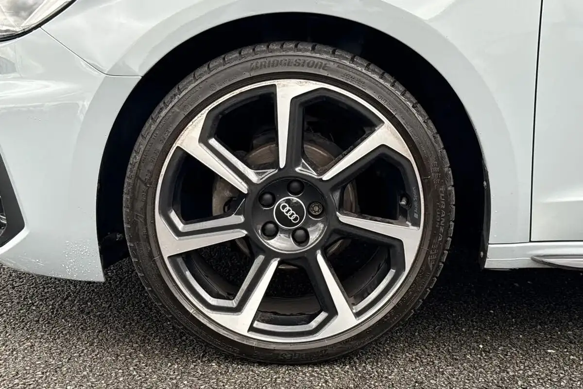 2021-audi-a1-10-25-tfsi-black-edition-big-12