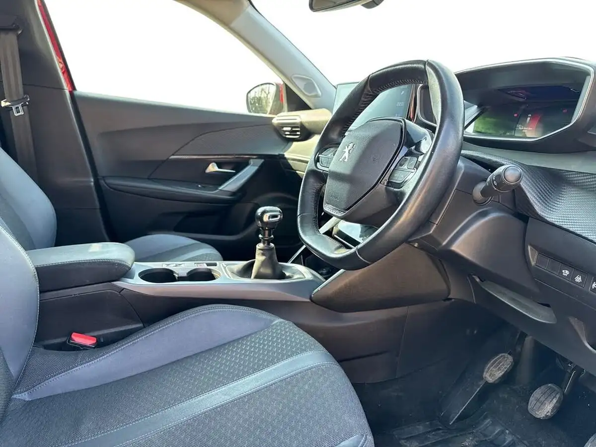 2021-peugeot-2008-suv-12-puretech-allure-premium-130bhp-big-14