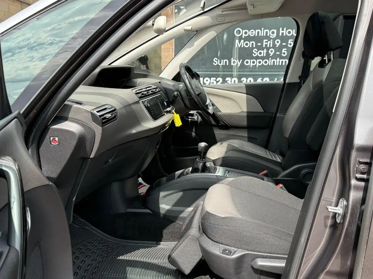 2017-citroen-grand-c4-picasso-16bluehdi-flair-big-60
